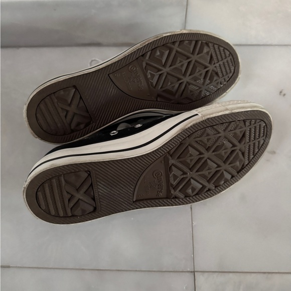 (SOLD) Women’s Black Converse - Size 8 - Picture 4 of 4